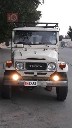 تۆیۆتا لاند کروزەر